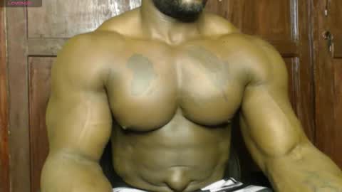 Snapshot of musclegodsammy23 chatting on 09.14.25 musclegod23 online show from 09.14.25