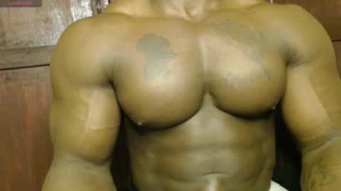 Snapshot of musclegodsammy23 chatting on 09.19.25 musclegod23 online show from 09.19.25