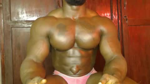 Snapshot of musclegodsammy23 chatting on 10.20.25 musclegod23 online show from 10.20.25