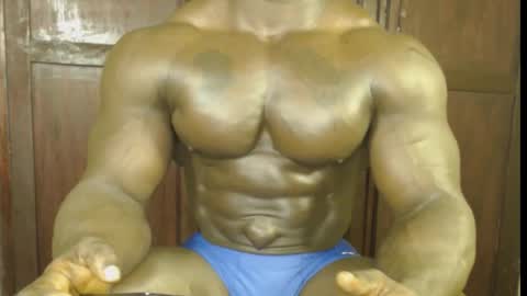 Snapshot of musclegodsammy23 chatting on 10.29.25 musclegod23 online show from 10.29.25