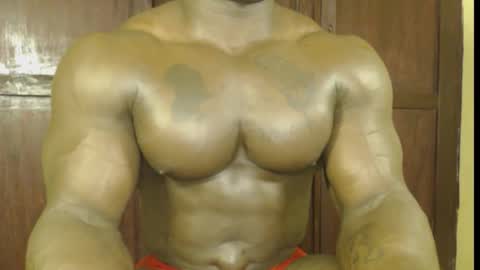 Snapshot of musclegodsammy23 chatting on 11.05.25 musclegod23 online show from 11.05.25