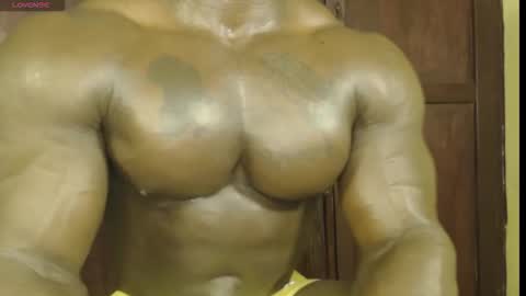 Snapshot of musclegodsammy23 chatting on 11.10.25 musclegod23 online show from 11.10.25