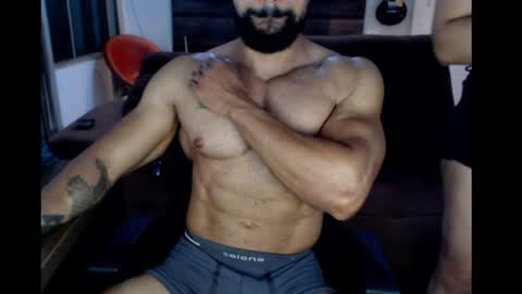 Snapshot of muscleweed420 chatting on 01.11.25 Ragnar   online show from 01.11.25