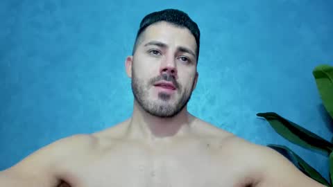 Snapshot of muscularmaster chatting on 12.30.24 muscularmaster onlyfans online show from 12.30.24