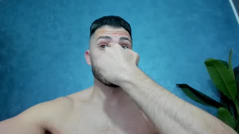 Snapshot of muscularmaster chatting on 03.05.25 muscularmaster onlyfans online show from 03.05.25