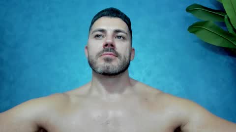 Snapshot of muscularmaster chatting on 09.19.25 muscularmaster onlyfans online show from 09.19.25
