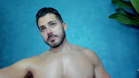 Snapshot of muscularmaster chatting on 09.29.25 muscularmaster onlyfans online show from 09.29.25