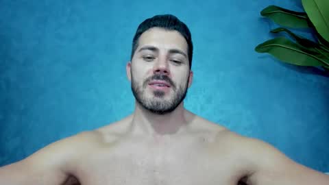 Snapshot of muscularmaster chatting on 10.01.25 muscularmaster onlyfans online show from 10.01.25