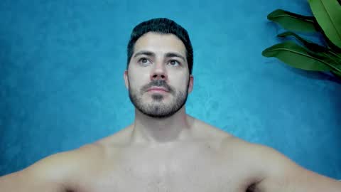 Snapshot of muscularmaster chatting on 10.08.25 muscularmaster onlyfans online show from 10.08.25