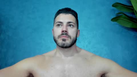 Snapshot of muscularmaster chatting on 10.17.25 muscularmaster onlyfans online show from 10.17.25