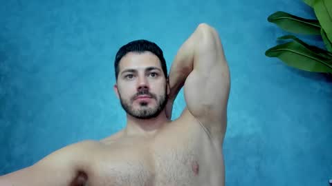 Snapshot of muscularmaster chatting on 10.27.25 muscularmaster onlyfans online show from 10.27.25