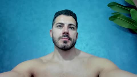 Snapshot of muscularmaster chatting on 11.11.25 muscularmaster onlyfans online show from 11.11.25