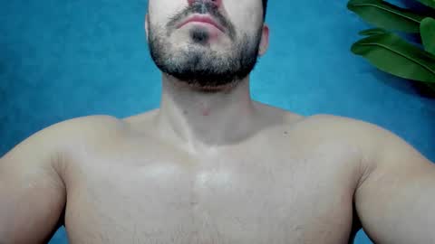 Snapshot of muscularmaster chatting on 11.12.25 muscularmaster onlyfans online show from 11.12.25