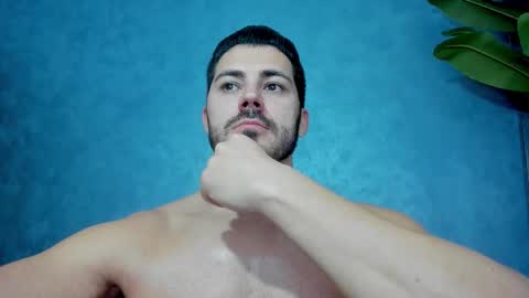 Snapshot of muscularmaster chatting on 11.19.25 muscularmaster onlyfans online show from 11.19.25