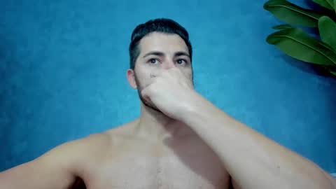 Snapshot of muscularmaster chatting on 11.21.25 muscularmaster onlyfans online show from 11.21.25