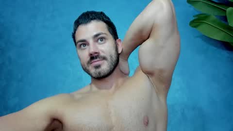 Snapshot of muscularmaster chatting on 11.22.25 muscularmaster onlyfans online show from 11.22.25