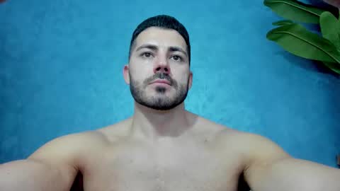 Snapshot of muscularmaster chatting on 12.01.25 muscularmaster onlyfans online show from 12.01.25