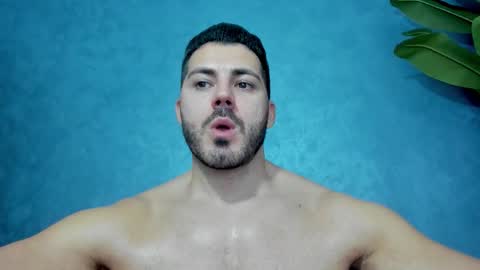 Snapshot of muscularmaster chatting on 12.04.25 muscularmaster onlyfans online show from 12.04.25