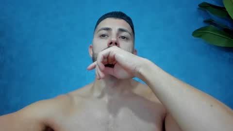 Snapshot of muscularmaster chatting on 01.14.26 muscularmaster onlyfans online show from 01.14.26