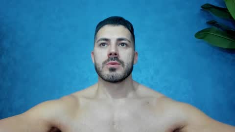 Snapshot of muscularmaster chatting on 01.17.26 muscularmaster onlyfans online show from 01.17.26