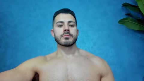 Snapshot of muscularmaster chatting on 01.18.26 muscularmaster onlyfans online show from 01.18.26