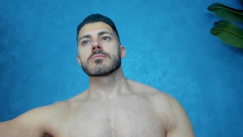 Snapshot of muscularmaster chatting on 05.11.26 muscularmaster onlyfans online show from 05.11.26