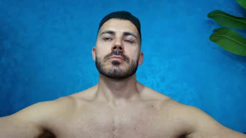 Snapshot of muscularmaster chatting on 06.04.26 muscularmaster onlyfans online show from 06.04.26