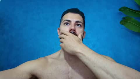 Snapshot of muscularmaster chatting on 06.10.26 muscularmaster onlyfans online show from 06.10.26