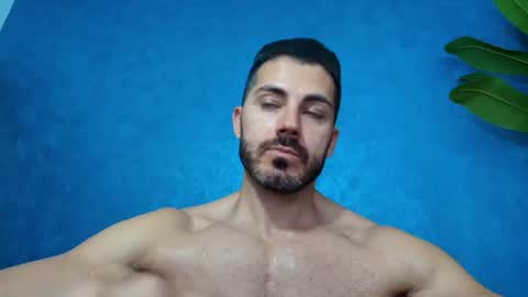 Snapshot of muscularmaster chatting on 06.11.26 muscularmaster onlyfans online show from 06.11.26