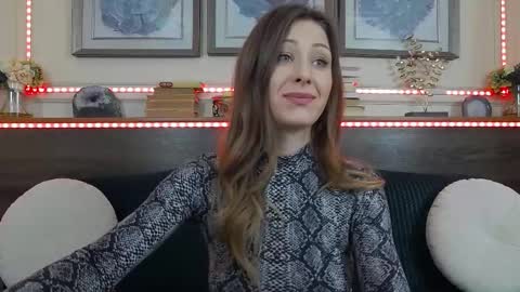 Luna  online show from 01.10.26