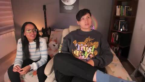 Snapshot of musicayluna chatting on 09.17.25 VALENTINA Luna online show from 09.17.25