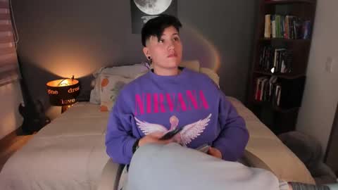 Snapshot of musicayluna chatting on 09.30.25 VALENTINA Luna online show from 09.30.25