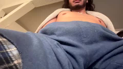 Snapshot of mustbehimfr chatting on 03.10.25 pinto online show from 03.10.25