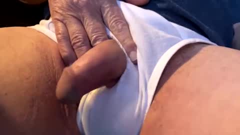 Snapshot of mutualjerk chatting on 03.07.25 bighead mature oldcock love hairy pussy C2C married..hairy women more than welcome. Tips not required but appreciated online show from 03.07.25