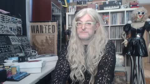 Snapshot of muziknerd chatting on 05.21.26 Muziknerd online show from 05.21.26