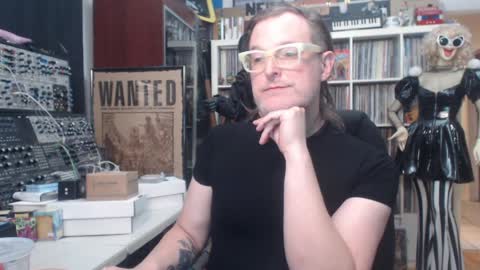 Snapshot of muziknerd chatting on 05.24.26 Muziknerd online show from 05.24.26