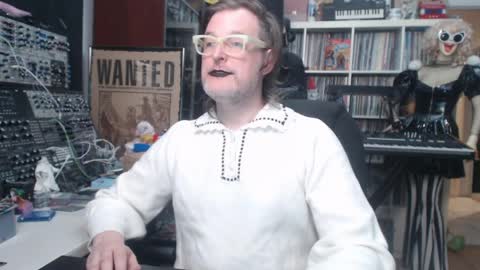 Snapshot of muziknerd chatting on 05.30.26 Muziknerd online show from 05.30.26