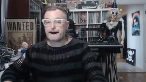 Snapshot of muziknerd chatting on 07.16.26 Muziknerd online show from 07.16.26