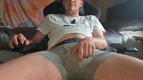 Snapshot of muzzy624406 chatting on 10.04.25 Muzzy online show from 10.04.25