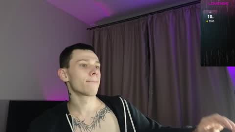 Snapshot of mvpzxc chatting on 10.12.25 1x1 online show from 10.12.25