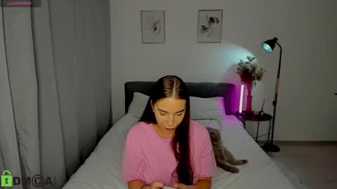 Snapshot of my_coco chatting on 12.03.24 katie online show from 12.03.24