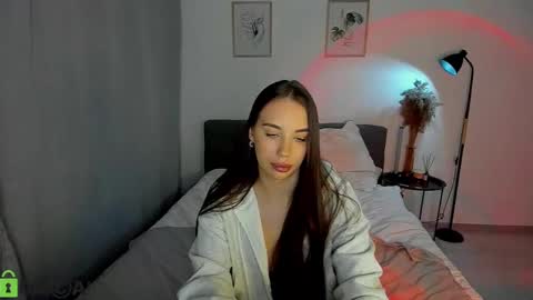 Snapshot of my_coco chatting on 12.19.24 katie online show from 12.19.24