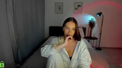 Snapshot of my_coco chatting on 12.19.24 katie online show from 12.19.24