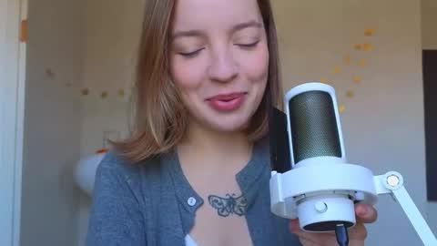 Snapshot of my_mia_ chatting on 11.28.25 MIA I will be here Monday Wednesday Thursday Saturday online show from 11.28.25