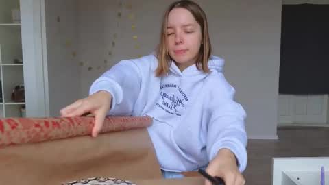 Snapshot of my_mia_ chatting on 12.04.25 MIA I will be here Monday Wednesday Thursday Saturday online show from 12.04.25