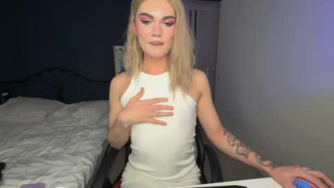 Sandra Muse online show from 02.14.25