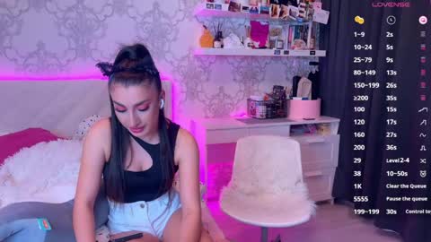 Naomi online show from 04.19.26