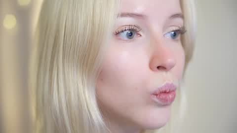 Snapshot of my_stella chatting on 12.03.24 STELLA Im here today online show from 12.03.24