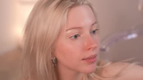Snapshot of my_stella chatting on 02.10.25 STELLA Im here today online show from 02.10.25