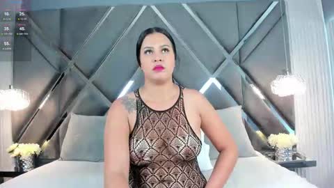 Mariana Evans online show from 11.27.25